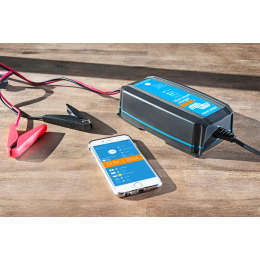 Victron Blue Smart IP65 Batterieladegerät Bluetooth 12/15 +DC Kabel